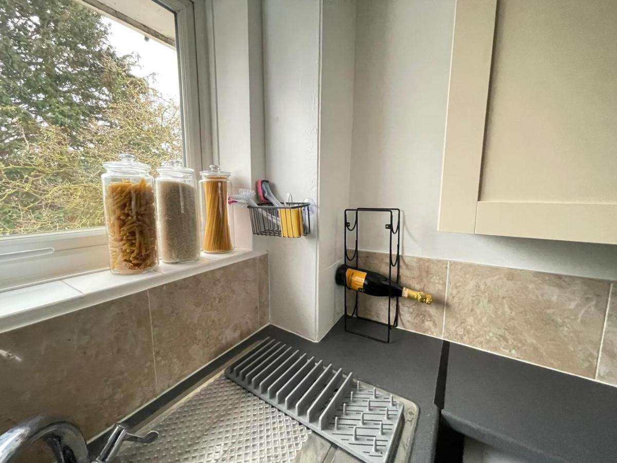 Lovely 1 Bed Home Near Hospital, With Parking & Garden Work Contractor Leisure, Sapphire Cambridge  Ngoại thất bức ảnh