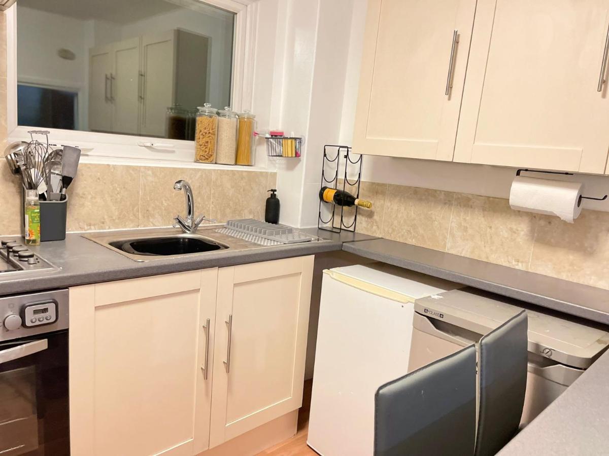 Lovely 1 Bed Home Near Hospital, With Parking & Garden Work Contractor Leisure, Sapphire Cambridge  Ngoại thất bức ảnh