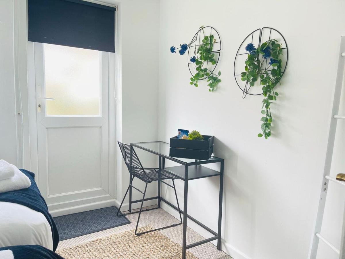 Lovely 1 Bed Home Near Hospital, With Parking & Garden Work Contractor Leisure, Sapphire Cambridge  Ngoại thất bức ảnh